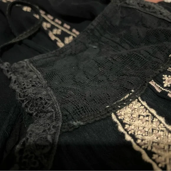 Black dress - Picture 8 of 8